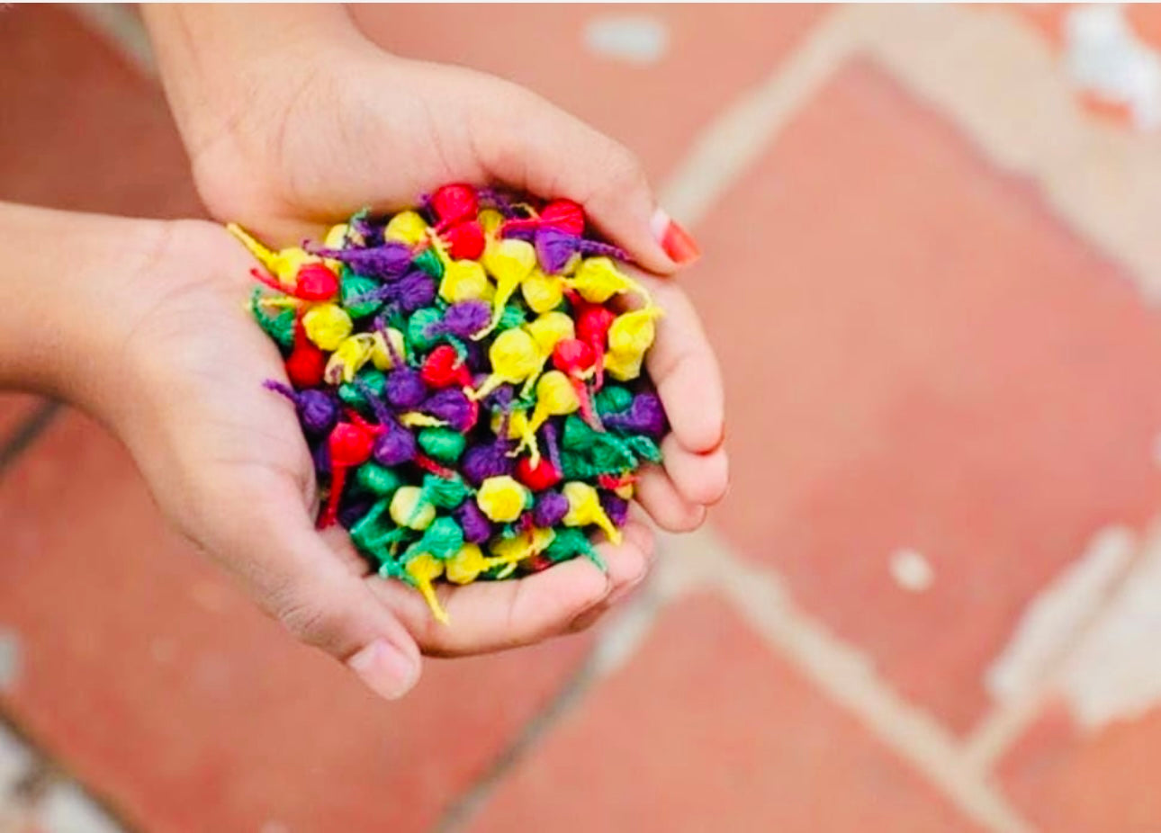 Pop Magic Wrinkle Sound | Multicolour | Classic Kids Crackling Poppers (Non-Firecracker)