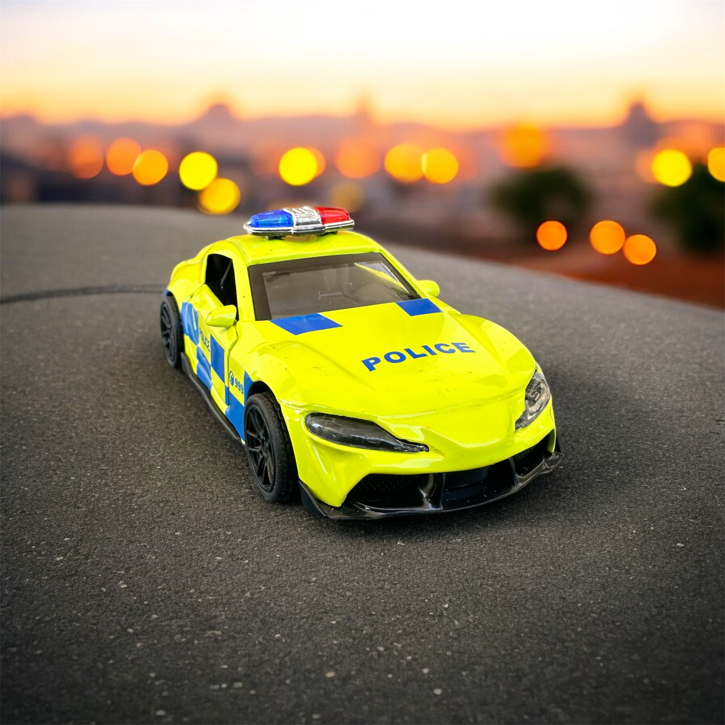 Metal Police Car – Die-Cast Scale Model (Pull-Back Toy)